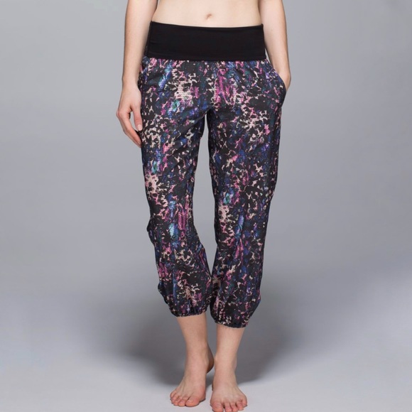 lululemon athletica Pants - Lululemon black purple pink floral multi roll waist OM jogger pants